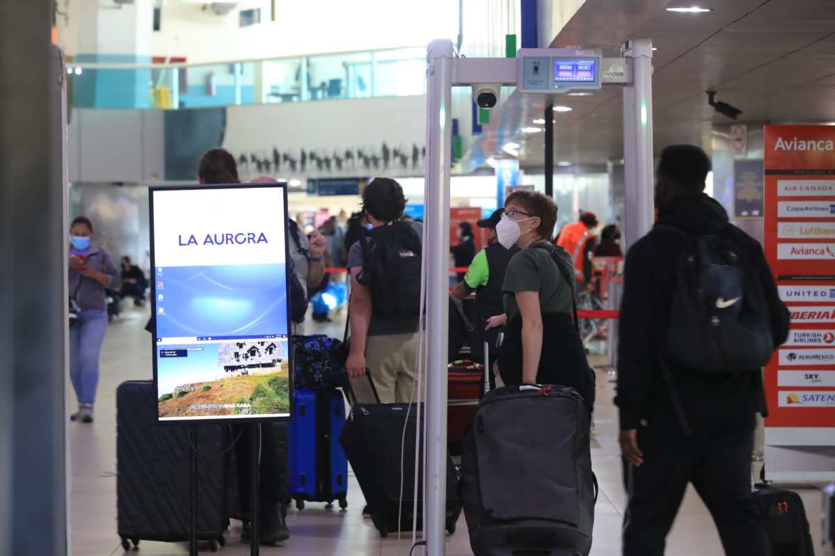 Después de apagón, sector de turismo señala múltiples fallas en el aeropuerto La Aurora