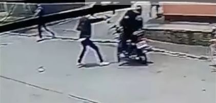 Video: el momento en que un sicario ataca a balazos a un motorista en Amatitlán
