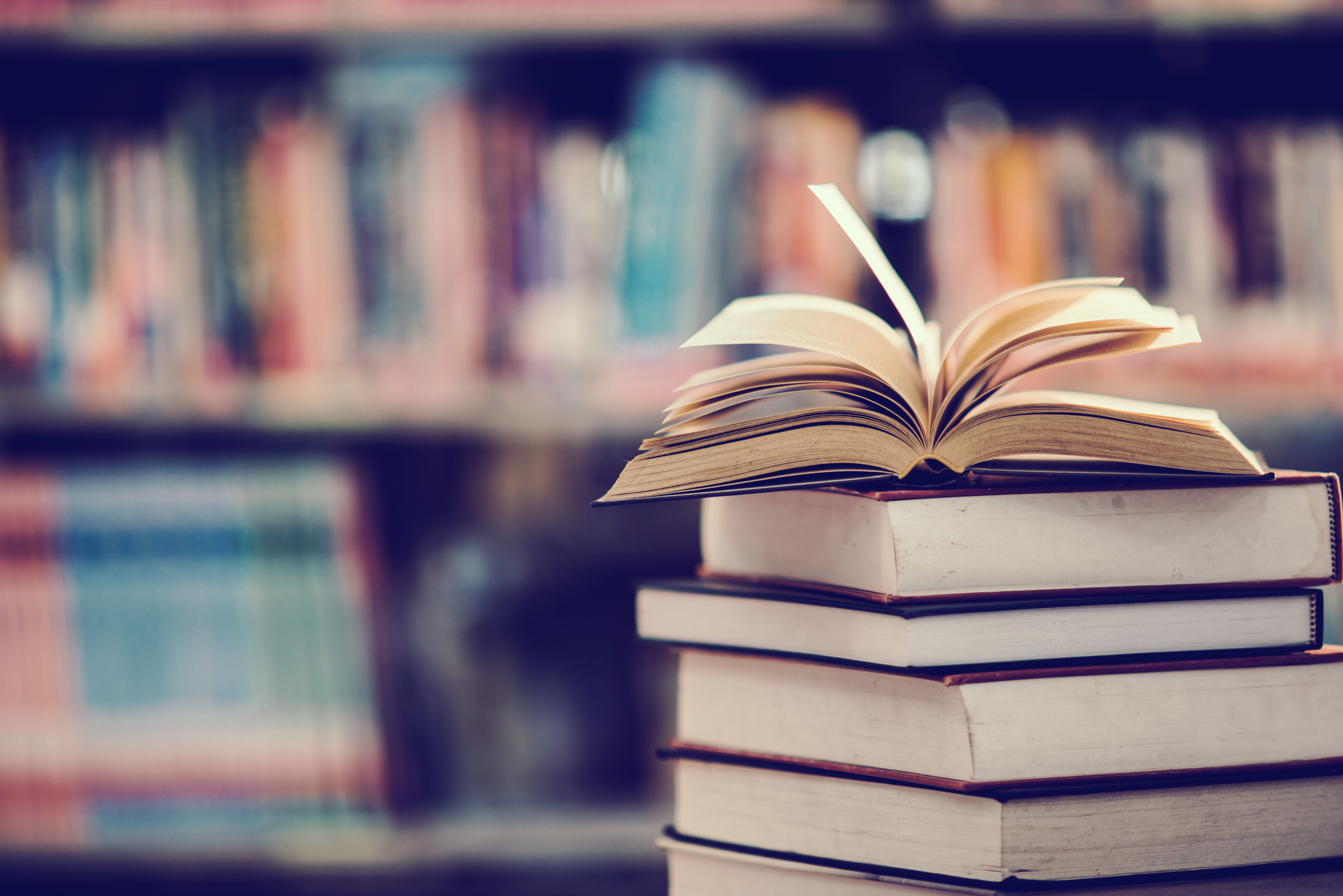 El Estado no favorece el acceso a los libros y ello dificulta que jóvenes adquieran el hábito de la lectura. (Foto Prensa Libre: Hemeroteca PL)