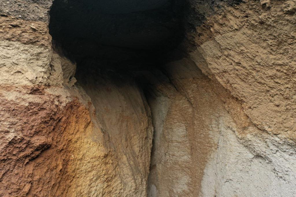 Caverna formada en la ruta al Pacífico