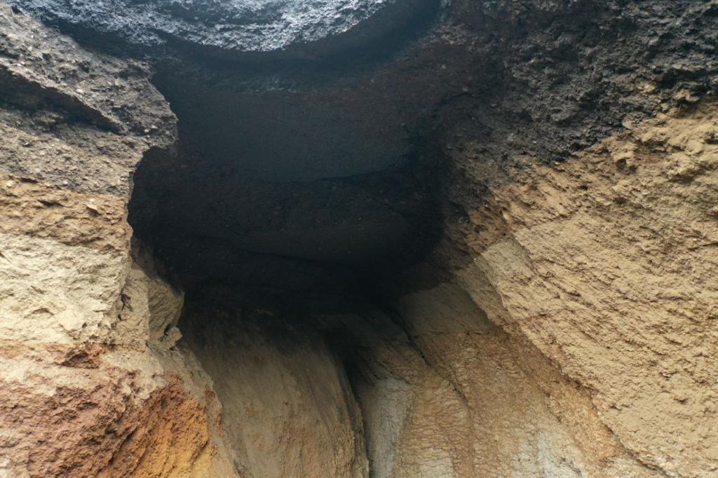 Caverna formada en la ruta al Pacífico