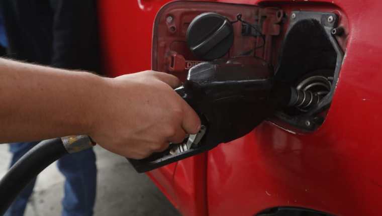 El precio de la gasolina ha mostrado tendencia al alza por el conflicto entre Rusia y Ucrania, según el Gobierno. (Foto Prensa Libre: Esbin García)