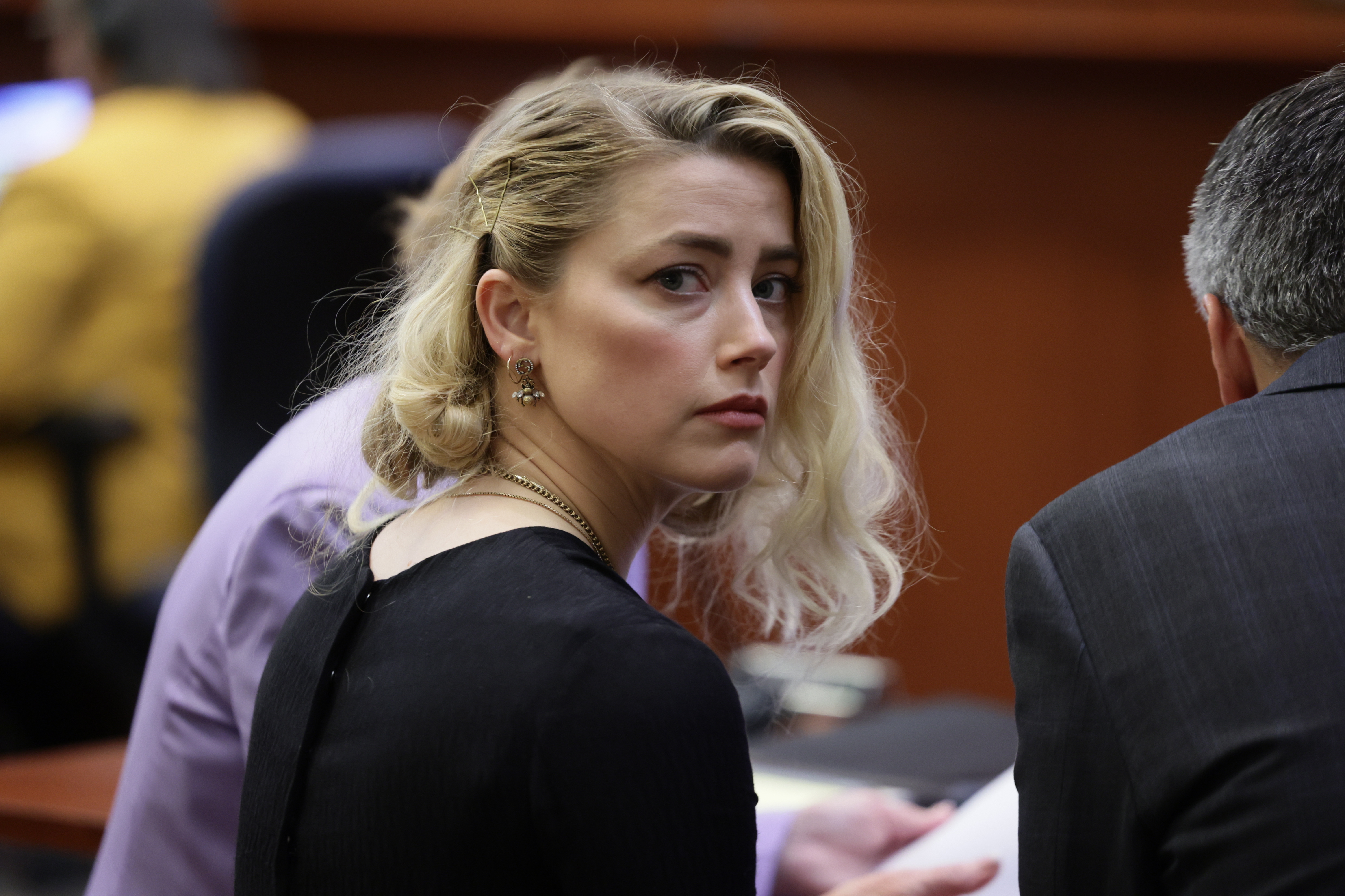 Qué se sabe del multimillonario saudí que le ofreció matrimonio a Amber Heard, exesposa de Johnny Deep