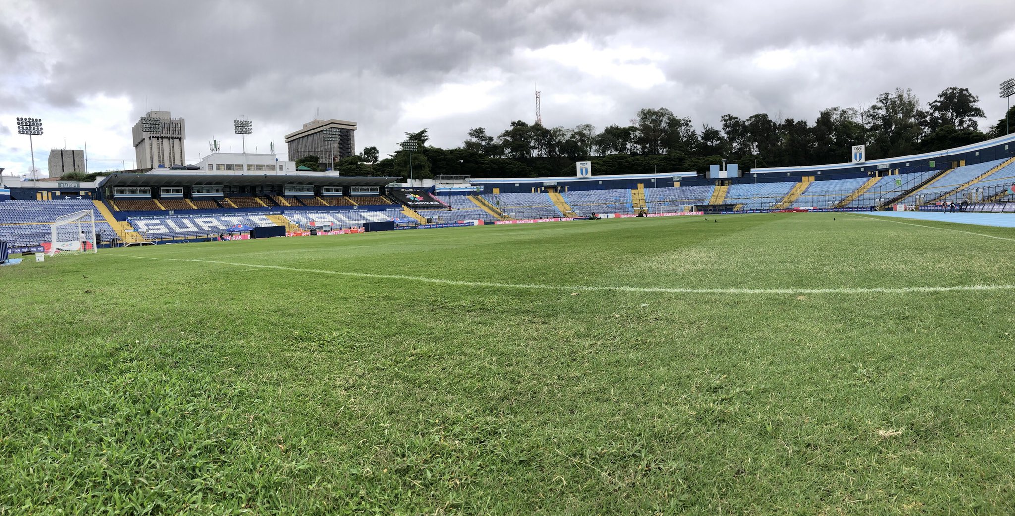 La Selección de Guatemala se enfrenta a República Dominicana, en el Doroteo Guamuch Flores. (Foto Prensa Libre: @Fedefut)