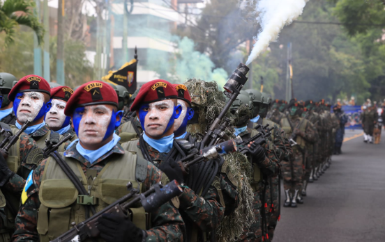 Desfile por el Día del Ejército en Guatemala 