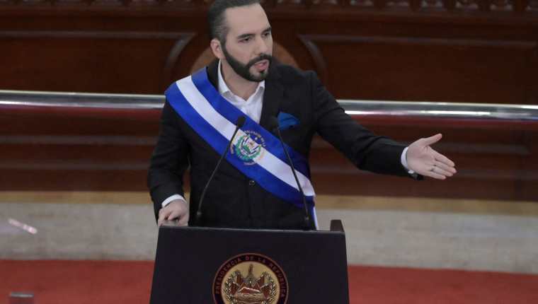 Nayib Bukele, presidente de El Salvador, criticó este jueves a la OEA, luego de que Argentina sugirió la renovación de ese ente. (Foto Prensa Libre: HemerotecaPL)