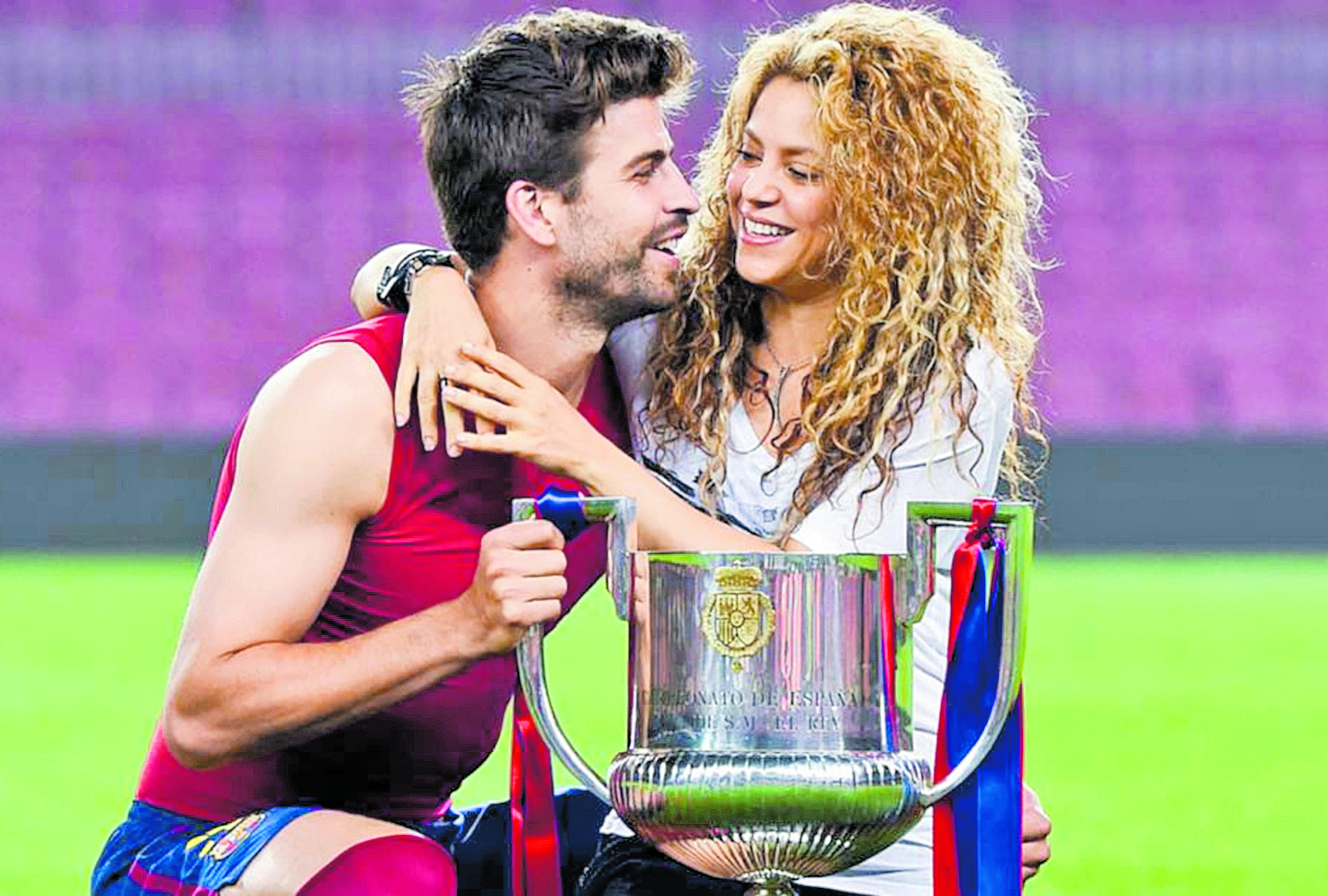 Piqué le niega un beso a Shakira luego de ganar la Copa del Rey. (Foto Prensa Libre: Hemeroteca PL)