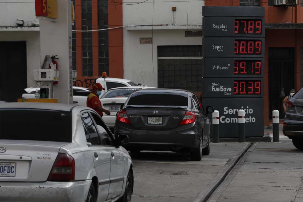 El barril de petróleo ya se cotiza en cerca de US$115 y el alza continúa ¿qué tanto servirá el subsidio vigente en Guatemala?