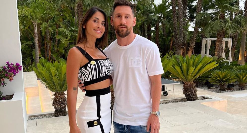 (Leo Messi junto a su esposa Antonela Roccuzzo @antonelaroccuzzo)