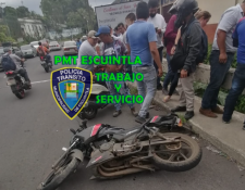 Un motorista perdió la vida al sufrir accidente en el km 107 de la RN-14. (Foto Prensa Libre: PMT de Escuintla)