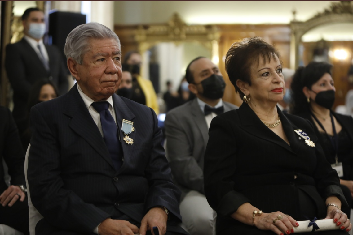 Ana Maria Bravo y Cesar Augusto Fortuny son homenajeados por su trayectoria