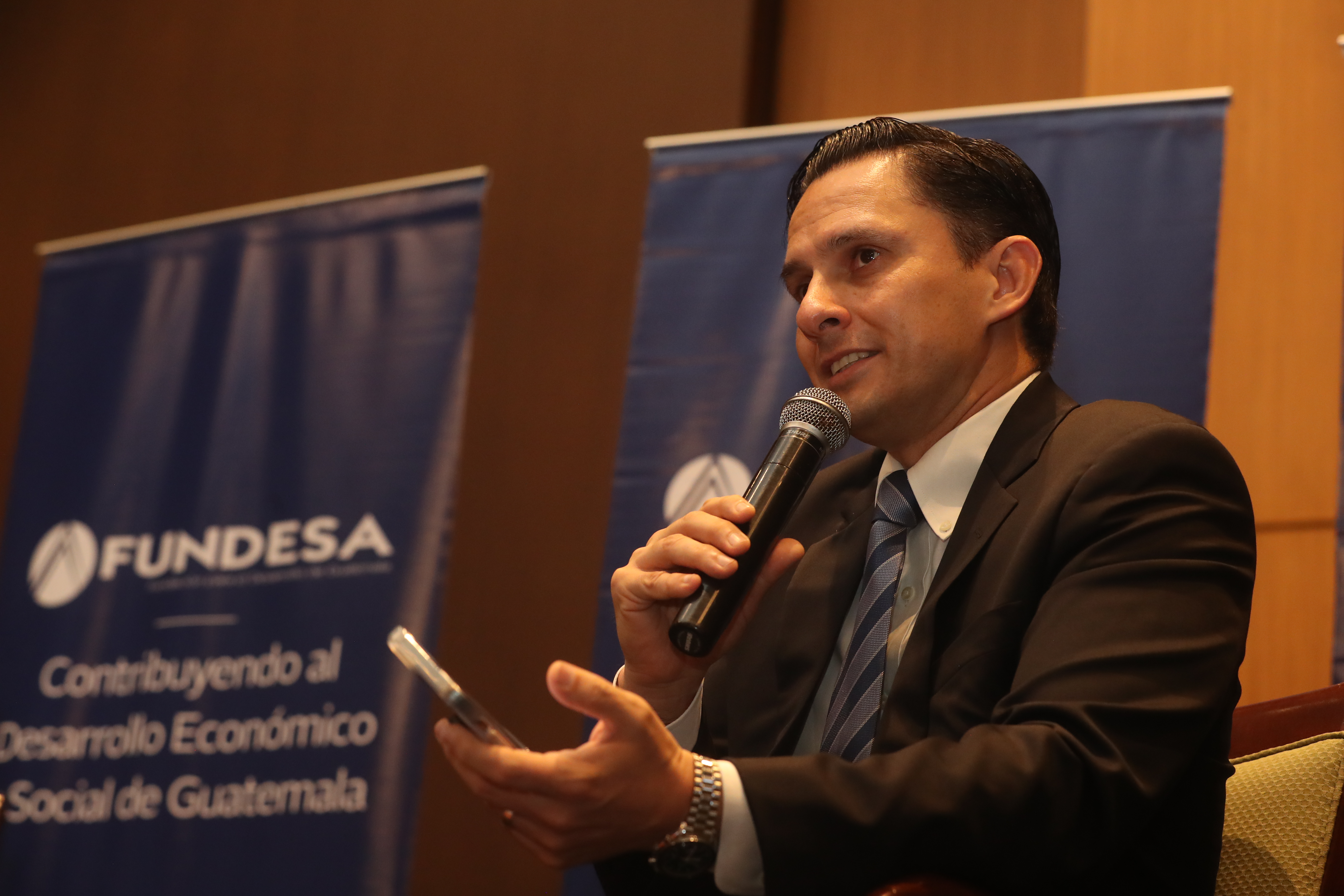 La digitalización podría reducir en un 50% el número de trámites, dijo Juan Carlos Zapada, director ejecutivo de Fundesa.