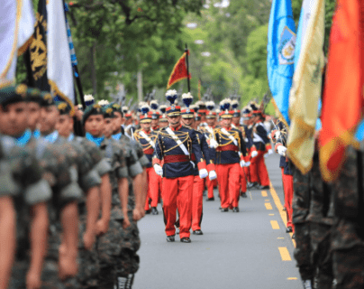 En imágenes: Así se desarrolla el desfile militar en la capital por el Día del Ejército