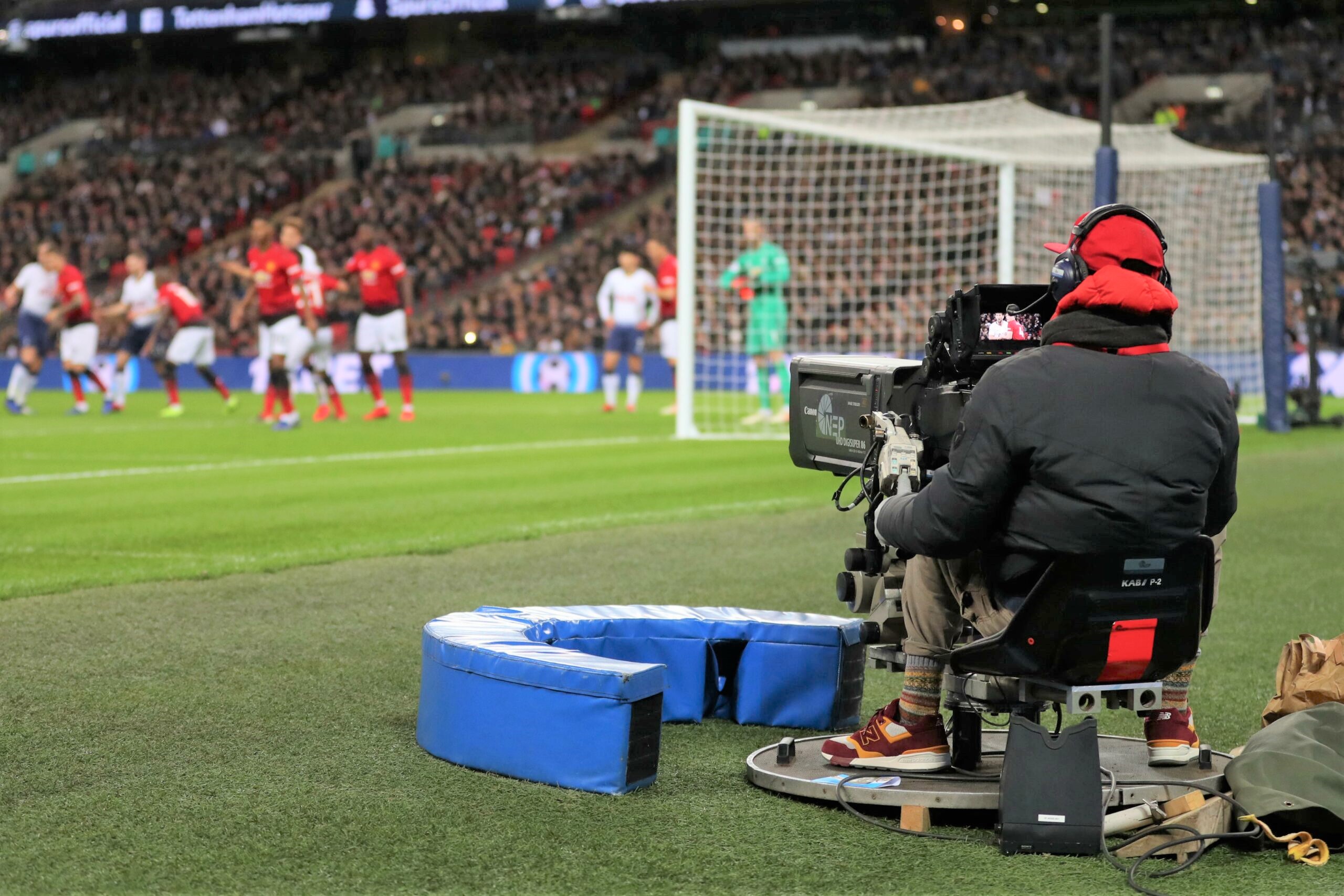 Rusia ya no podrá ver los partidos de la Premier League, tras la invasión sobre Ucrania, tomaron la decisión de suspender el contrato televisivo