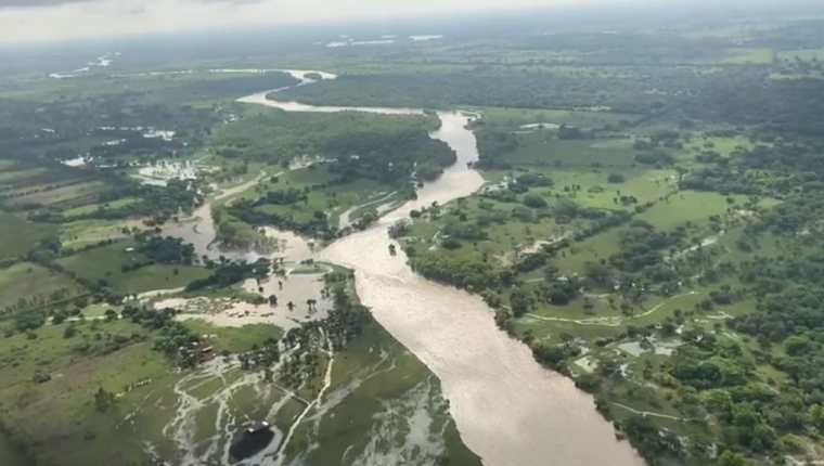 El Río Samalá ya causa varias inundaciones. (Foto: captura de video/Ejército de Guatemala)