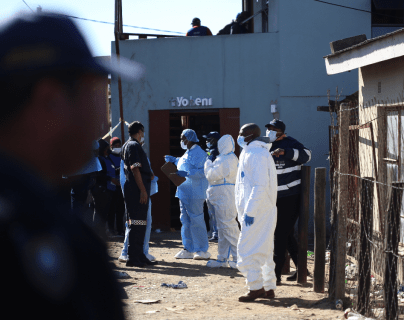 Descubren los cadáveres de 20 jóvenes en un bar de Sudáfrica y autoridades no tienen explicación de qué sucedió