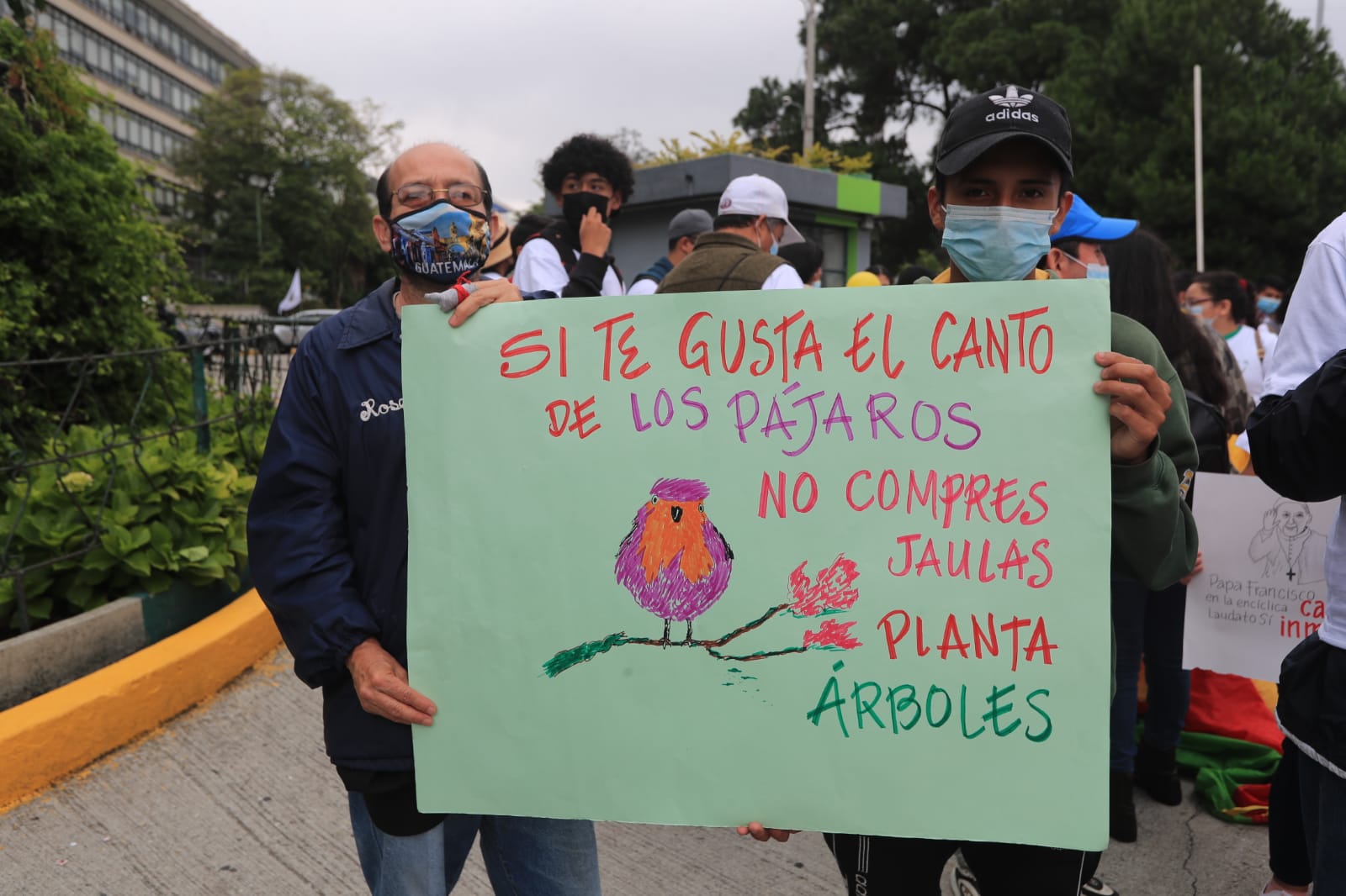 Dia del Medio Ambiente: "El mundo se nos está acabando" marcha busca medidas para proteger flora y fauna