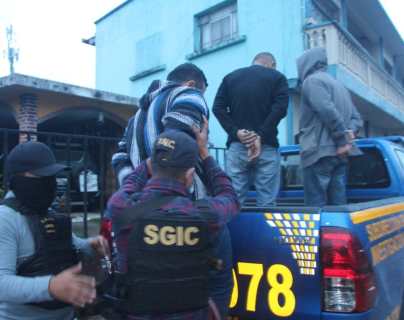 Detenidos tres hombres que transportaban 2 kilos de cocaína e intentaron huir de los agentes de la PNC en Cobán, Alta Verapaz