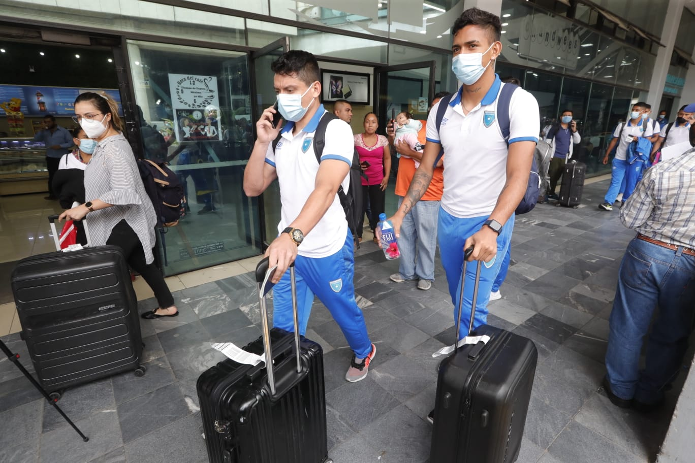 Los jugadores de la Azul y Blanco llegaron a Guatemala para preparar el próximo partido de la Selección. Foto Prensa Libre (Esbin García)