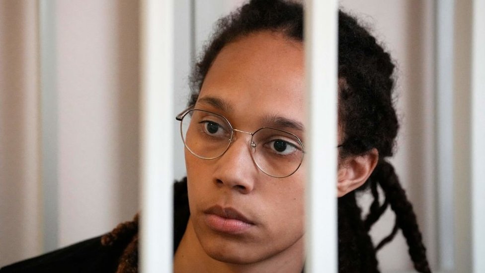 Brittney Griner se encuentra detenida en Rusia desde febrero. GETTY IMAGES