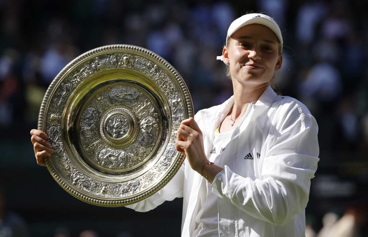 Elena Rybakina: la tenista que nació en Rusia y se impuso en Wimbledon pese a la prohibición