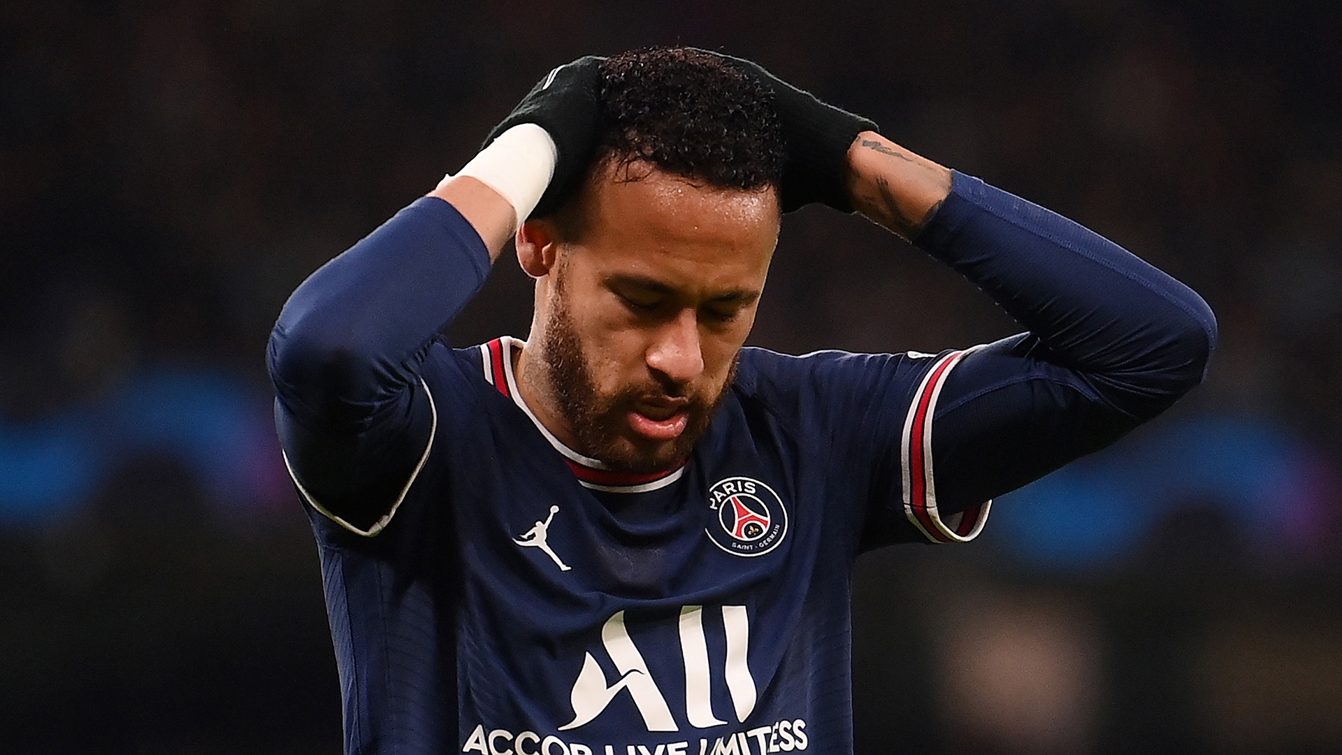 Neymar vuelve a estar en el ojo del huracán. (Foto Prensa Libre: EFE)