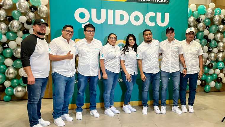 El grupo de jóvenes emprendedores que conforman la nueva plataforma de servicios Quidocu. Foto Prensa Libre: Cortesía