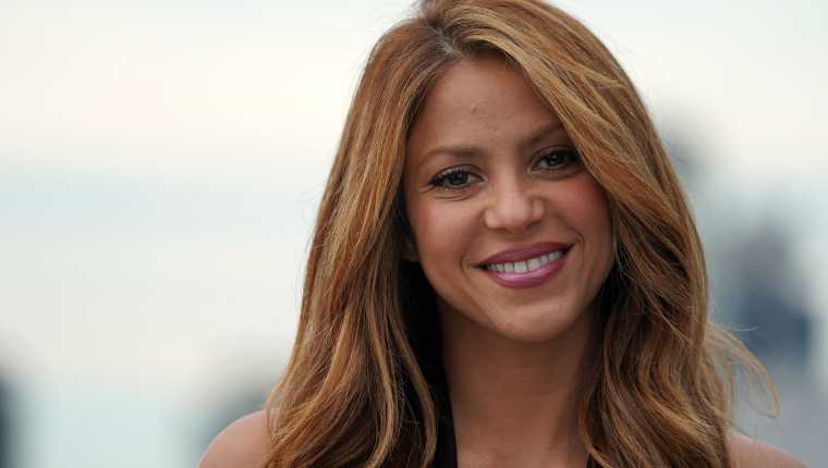 Luis Miguel le habría propuesto a Shakira trabajar en tres canciones, pero ella rechazó la propuesta por temas económicos. (Foto Prensa Libre: AFP)