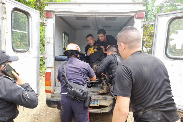 Qué se sabe de los dos agentes de la PNC atacados a balazos cuando efectuaban cateo en Zacapa
