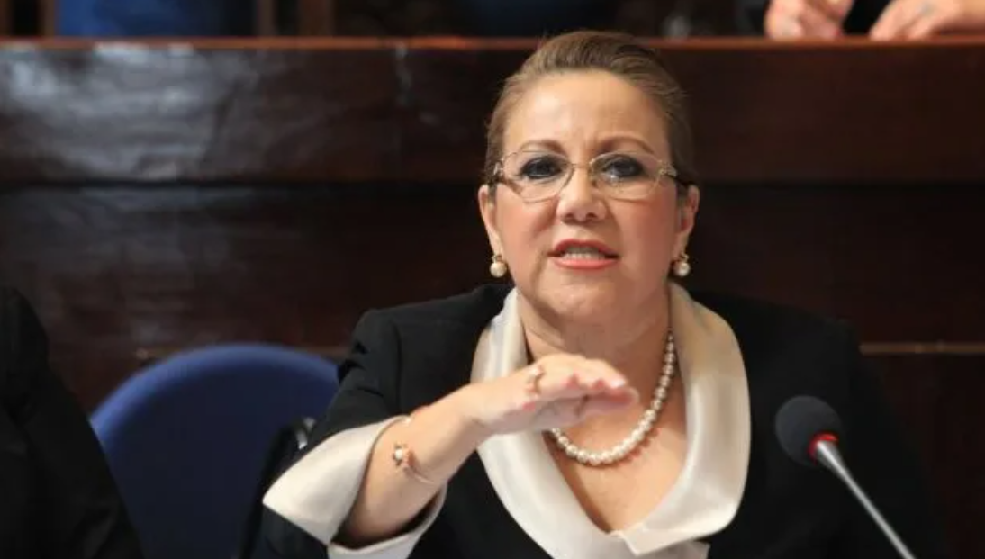 Blanca Stalling es reinstalada como magistrada de la CSJ. (Foto: Hemeroteca PL)