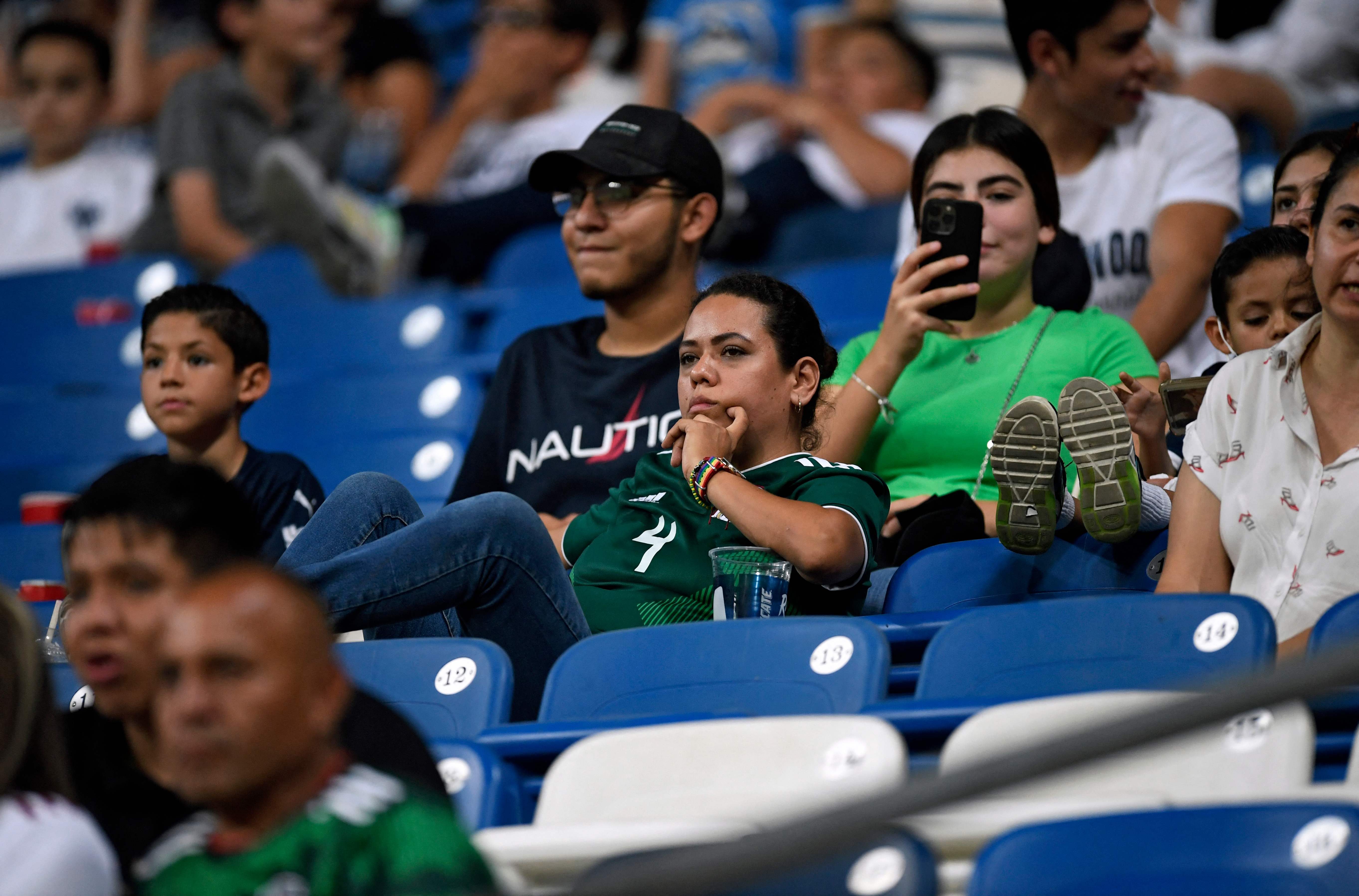 Aficionados de México, durante el partido contra Haití. (Foto Prensa Libre: AFP)