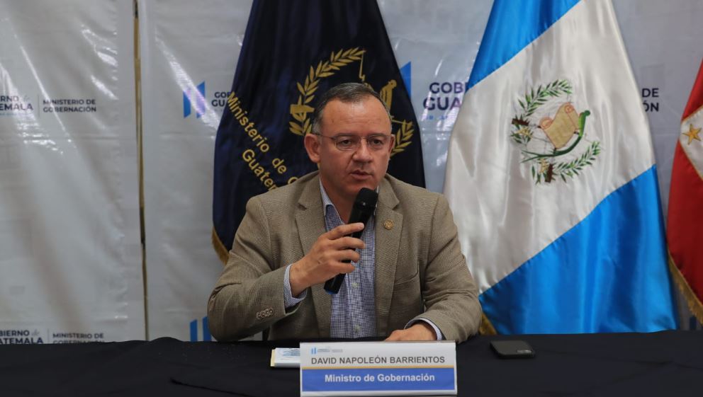 David Napoleón, ministro de Gobernación, en conferencia de prensa. (Foto Prensa Libre: Élmer Vargas)