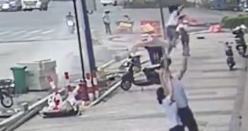 Hombre salva a niña en China