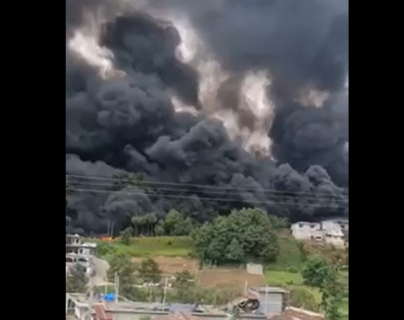 Videos: Cisterna que transportaba combustible se incendia y fuego se extiende a comercios en Sololá; se reportan fallecidos