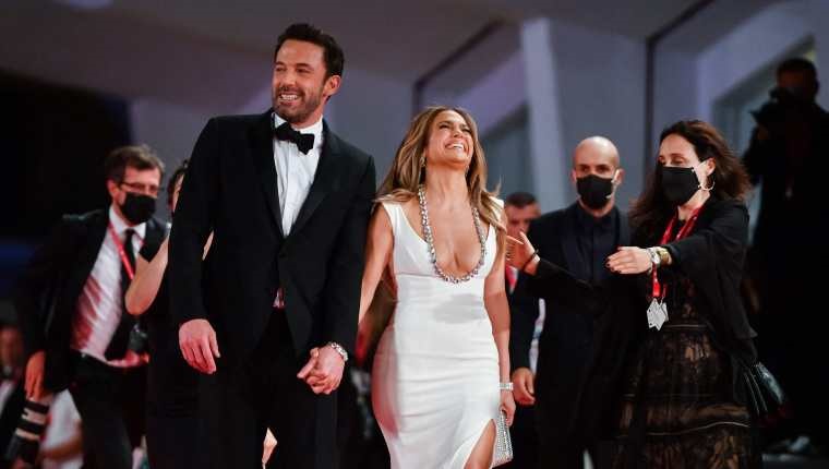 Ben Affleck y Jennifer Lopez habían tenido una relación por primera vez a principios de los 2000 y el amor los volvió a reunir en 2021. (Foto Prensa Libre: AFP)