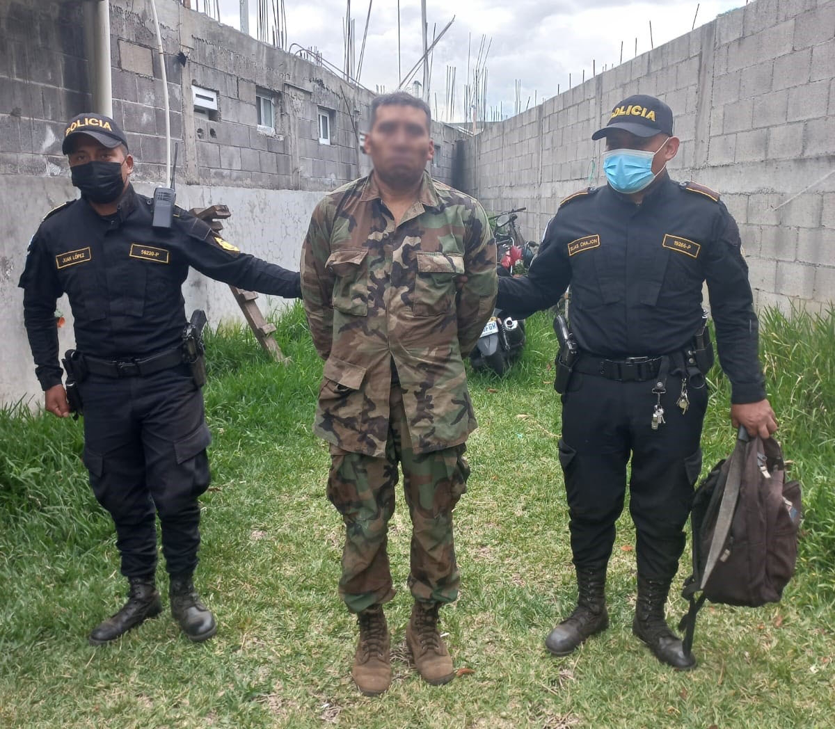 Diego Tzina Sojoel, de 42 años, fue arrestado por la Policía Nacional Civil sindicado de haber asaltado a turista en el Cerro de Oro, Santiago Atitlán, Sololá. Lo vinculan con el robo al embajador de Suiza en Guatemala y sus acompañantes. Foto PNC.