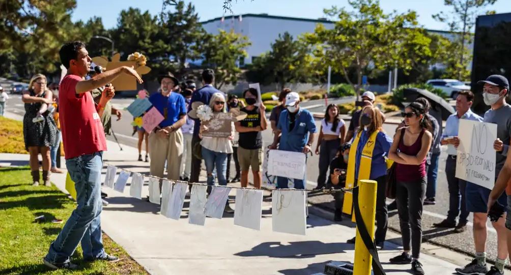 Protesta en San Diego. (Foto Prensa Libre: EFE)