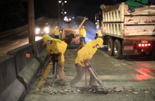 El paso por el Puente de Santa Rosalía será interrumpido por trabajos a partir de este 15 de julio y será habilitado la madrugada del lunes 18. (Foto Prensa Libre: Carlos Hernández)