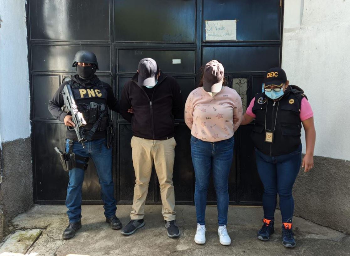 Autoridades detuvieron a Erik Leonel Alonzo Zacarías y Jennifer Carolina Tello Arrivillaga, por su presunta responsabilidad en un fallido ataque contra  un periodista el pasado 17 de junio de 2022. (Foto Prensa Libre: MP)