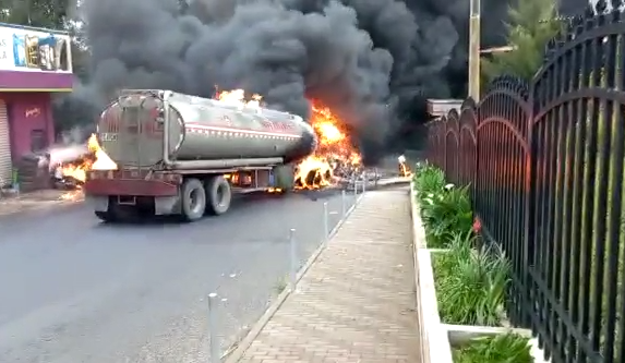 Así inició el incendio en Sololá que dejó dos personas fallecidas. (Foto Prensa Libre: Bomberos Voluntarios) 