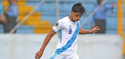 Néstor Cabrera con la Selección de Guatemala. Foto Prensa Libre (Néstor Cabrera Instagram)