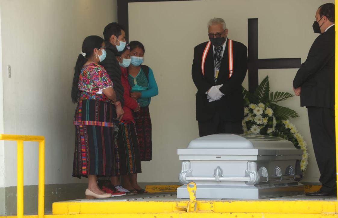 El cadáver de Pascual Melvin Guachiac Sipac, de 13 años, fue una de las víctimas de la tragedia en donde 22 guatemaltecos murieron dentro de un tráiler en San Antonio, Texas. (Foto Prensa Libre: María José Bonilla)