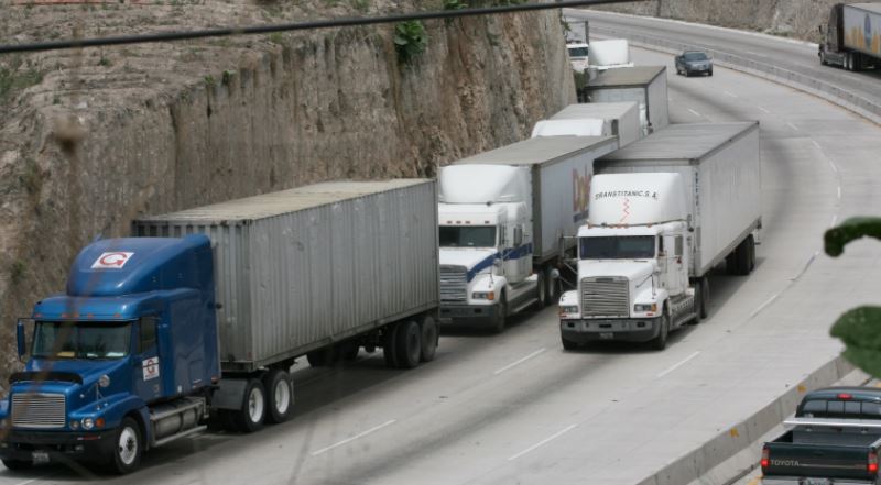 El transporte de carga podrá circular libremente el 4 de julio próximo. (Foto Prensa Libre: HemerotecaPL)