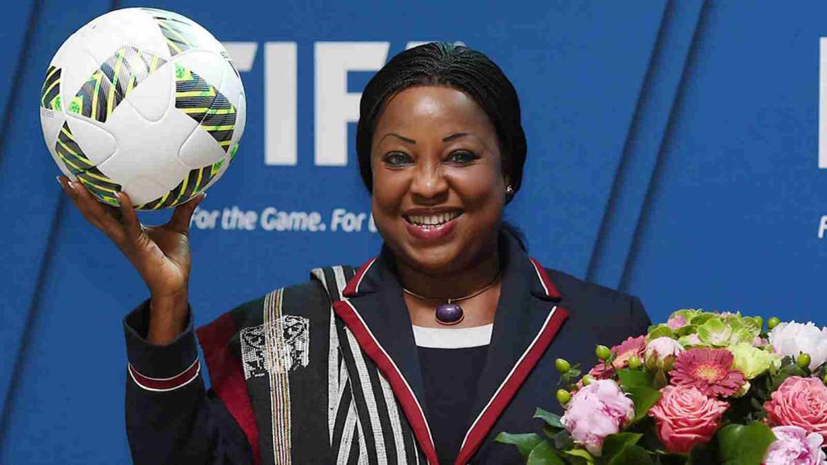 Secretaria General de la FIFA Fatma Samoura llega a Guatemala para reunirse con el presidente de la Fedefut