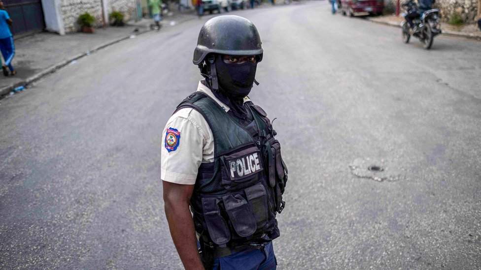 “Era como si estuviéramos en una zona de guerra”: cómo las bandas armadas convirtieron a Puerto Príncipe en una ciudad fantasma