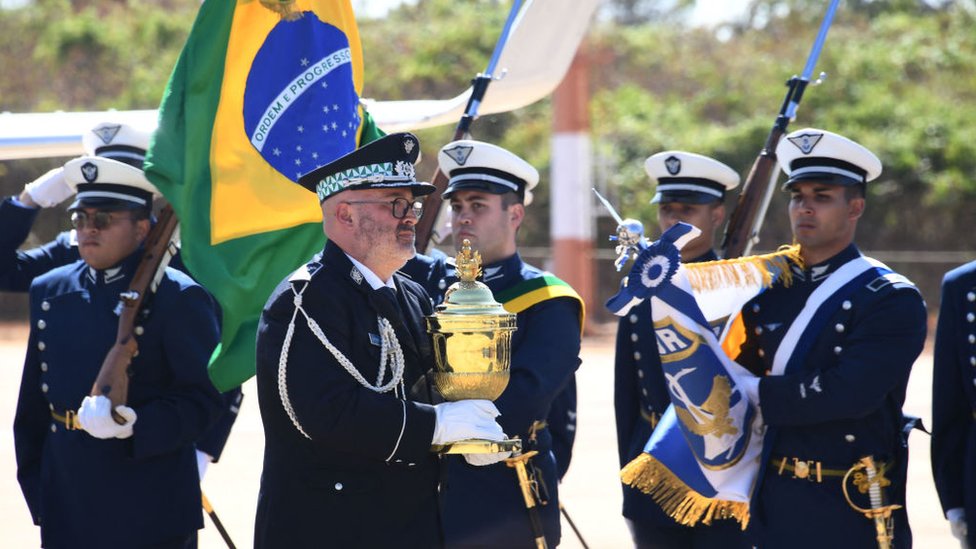 El corazón de Pedro I fue recibido con honores militares este lunes en Brasilia.