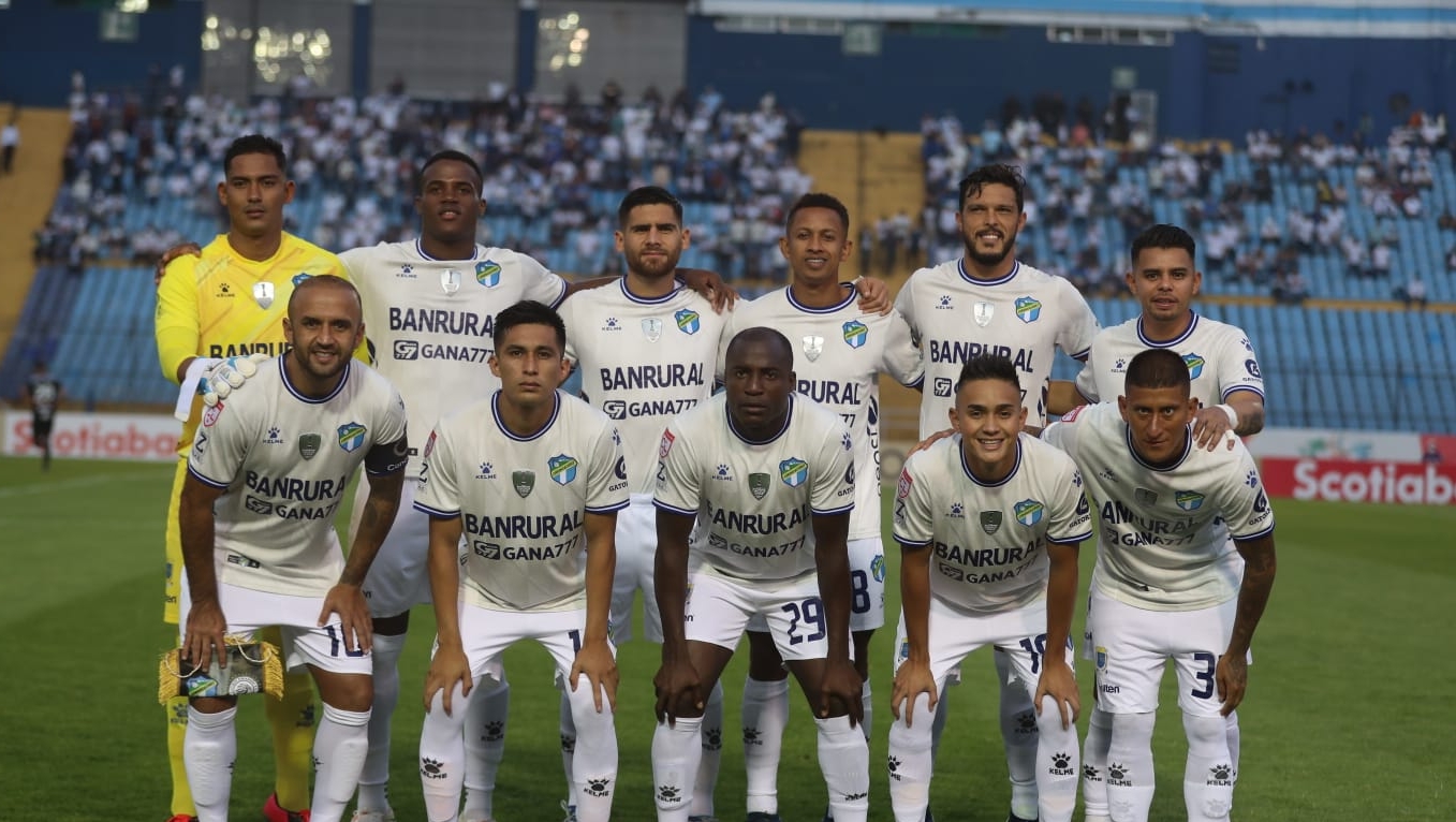 Los cremas fallaron frente a su afición en el inicio de la defensa de su corona. (Foto Prensa Libre: Juan Diego González)
