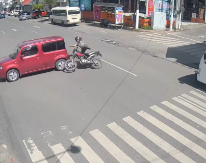 Colisiones y personas arrolladas: Comuna comparte video que muestra una serie de accidentes de tránsito en Cobán