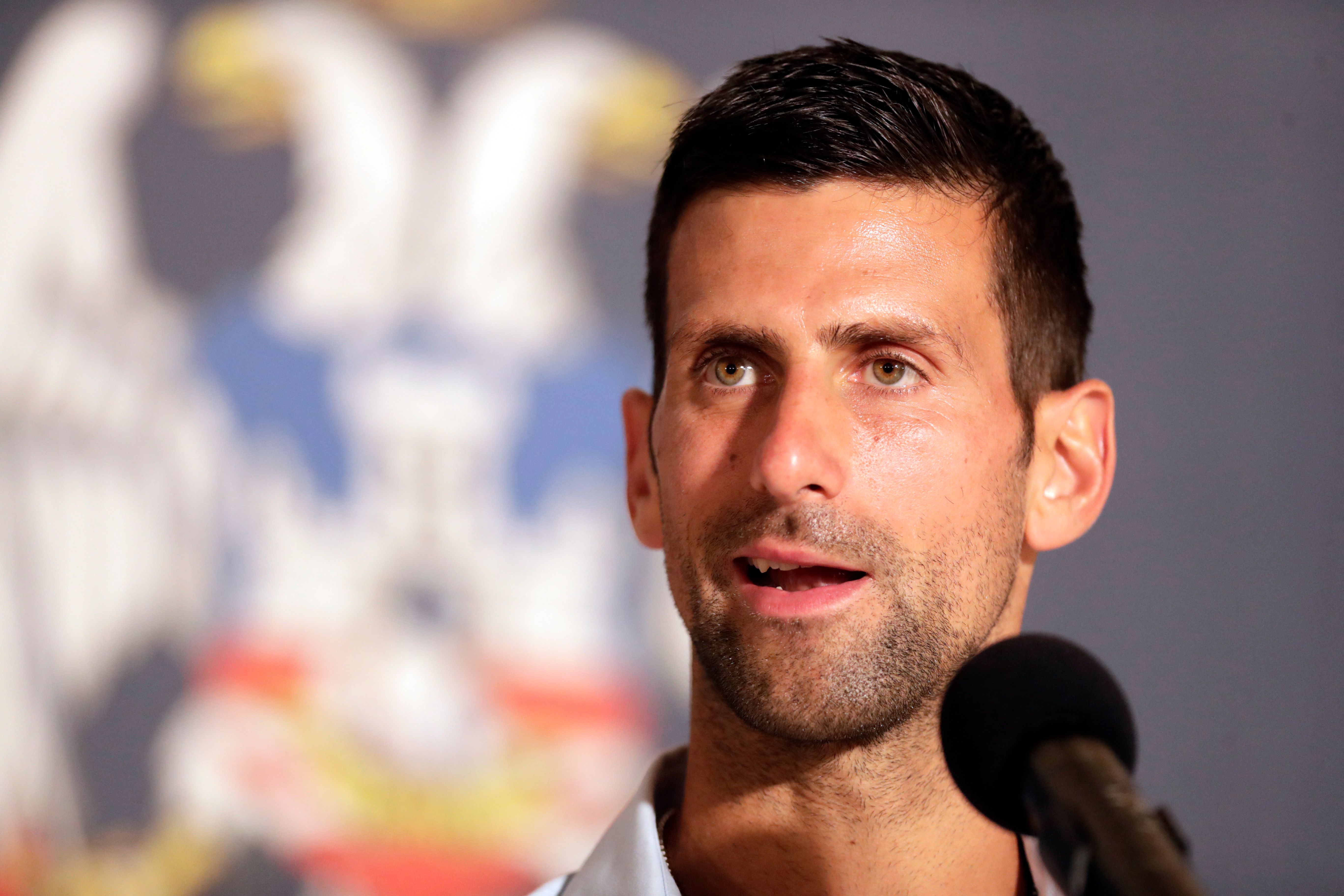 Djokovic se ha mantenido en el ojo del huracán por su decisión de no aplicarse la vacuna contra el coronavirus. (Foto Prensa Libre: AFP)