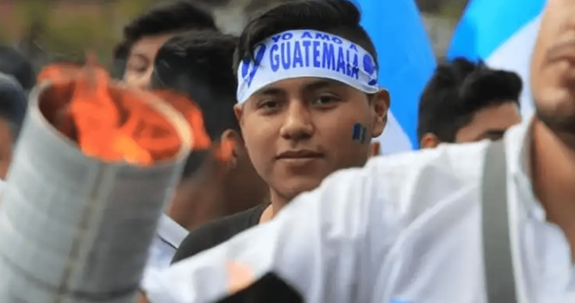 Antorchas recorrerán de nuevo las calles con motivo de la Independencia de Guatemala. (Foto Prensa Libre: Hemeroteca PL)